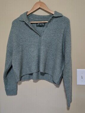 American Eagle Outfitters Sage Green V‑Neck Knit Sweater